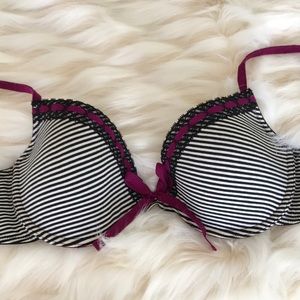 Black and white striped bra size 36C